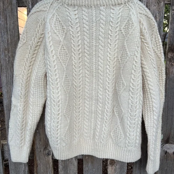 Hand-knitted Irish 100% wool sweater, knitted with classic Aran Isles stitches. - Picture 3 of 6